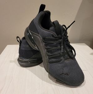 Puma Axelion Sneakers